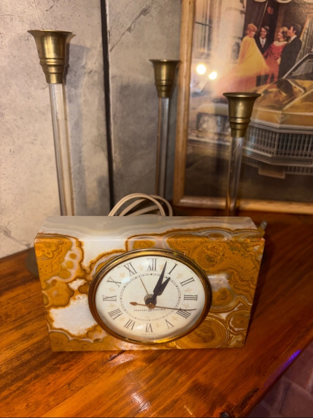 Mid-Century Orange Agate Alarm Clock with Roman Dial 70s Vintage - Picture 4 of 14